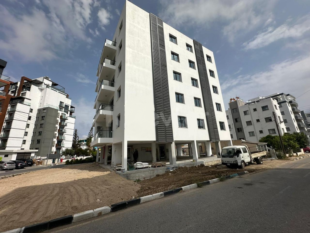 2+1 Apartments with High Rental Income and Turkish Title Deed for Sale in Central Girne, Cyprus 2