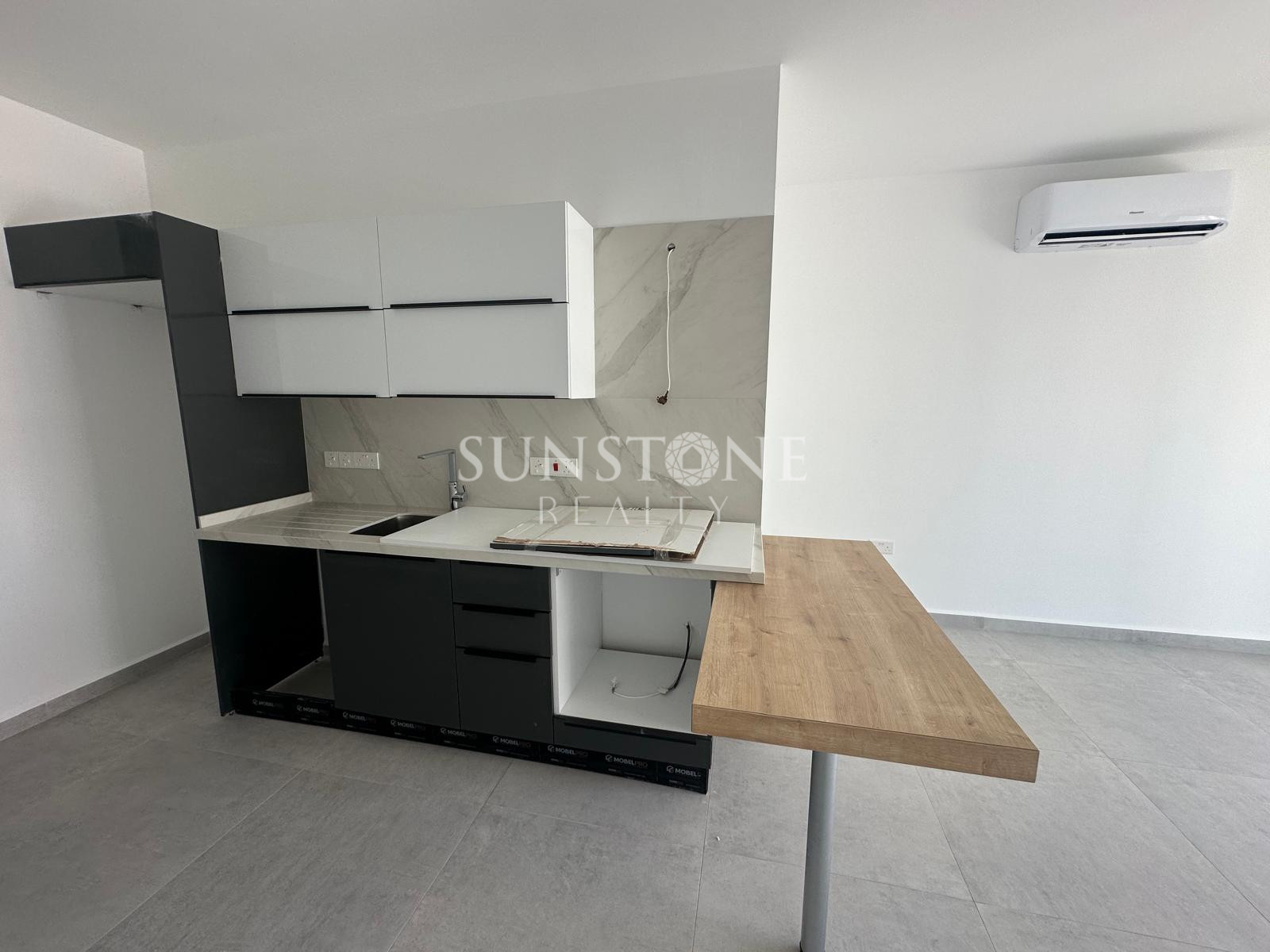 2+1 Apartments with High Rental Income and Turkish Title Deed for Sale in Central Girne, Cyprus 5