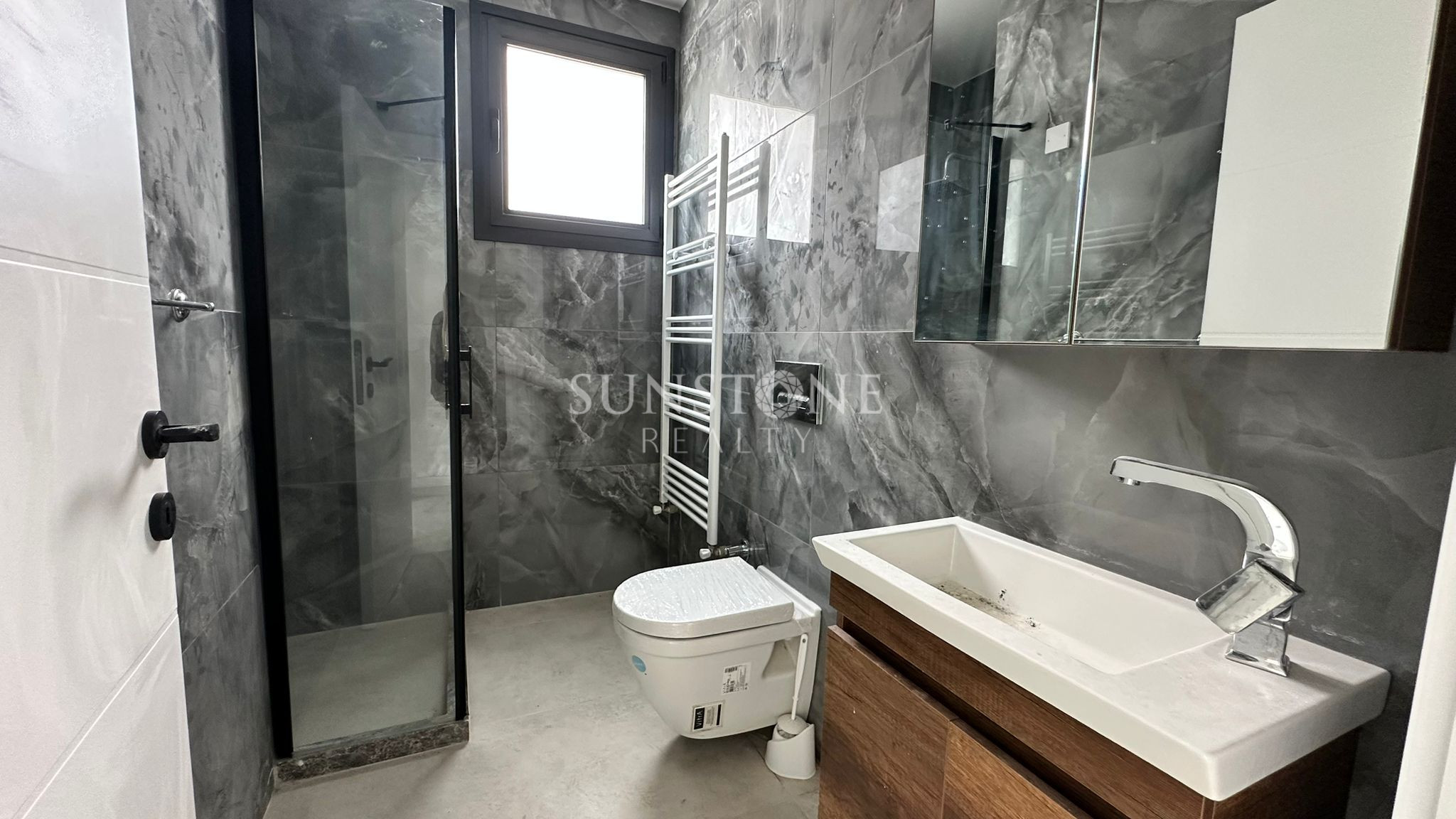 Kıbrıs Girne Ozanköy Bölgesinde Geniş Arazili Müstakil Havuzlı 4+1 Satılık Villa. 10