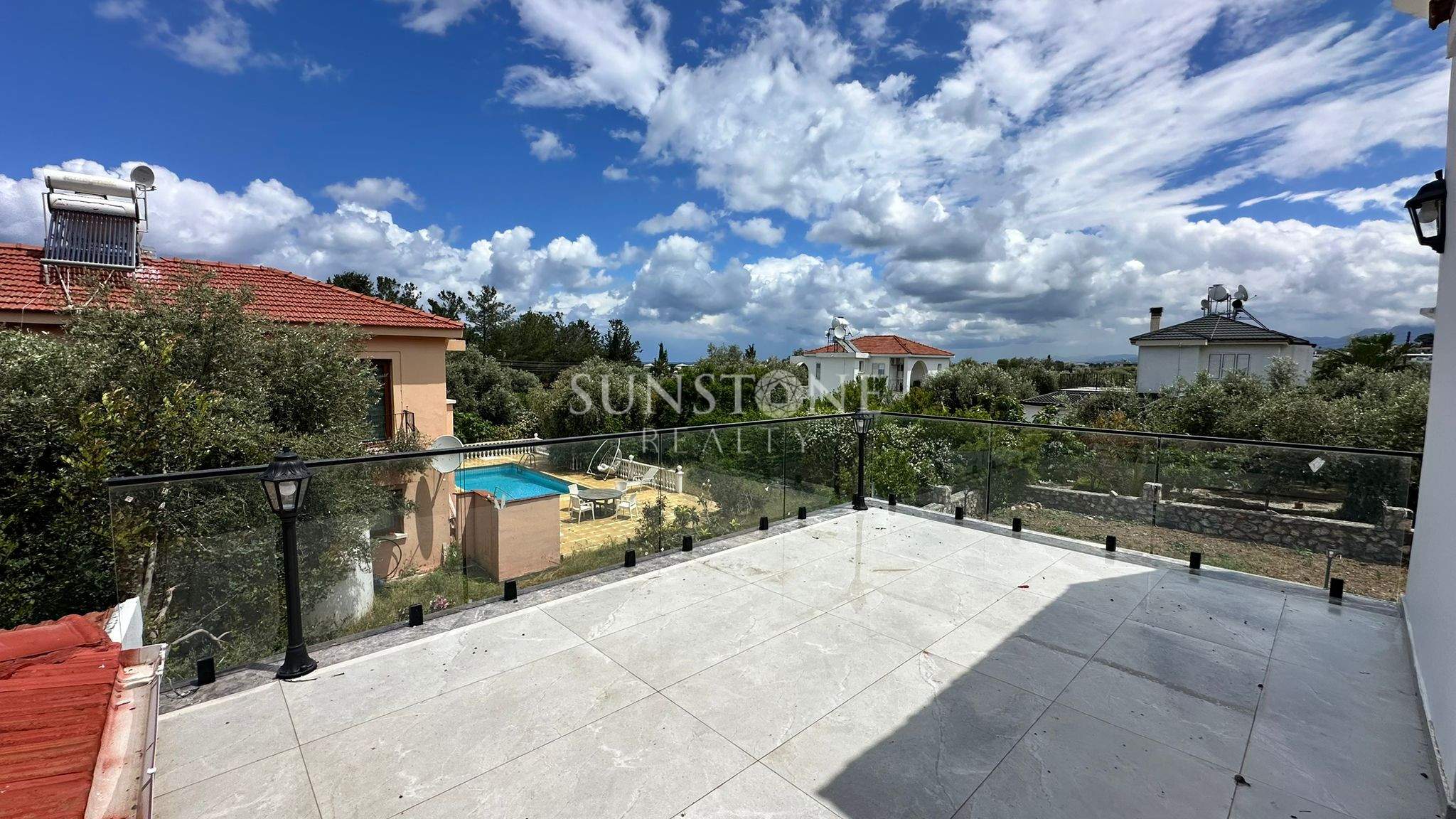 Kıbrıs Girne Ozanköy Bölgesinde Geniş Arazili Müstakil Havuzlı 4+1 Satılık Villa. 6