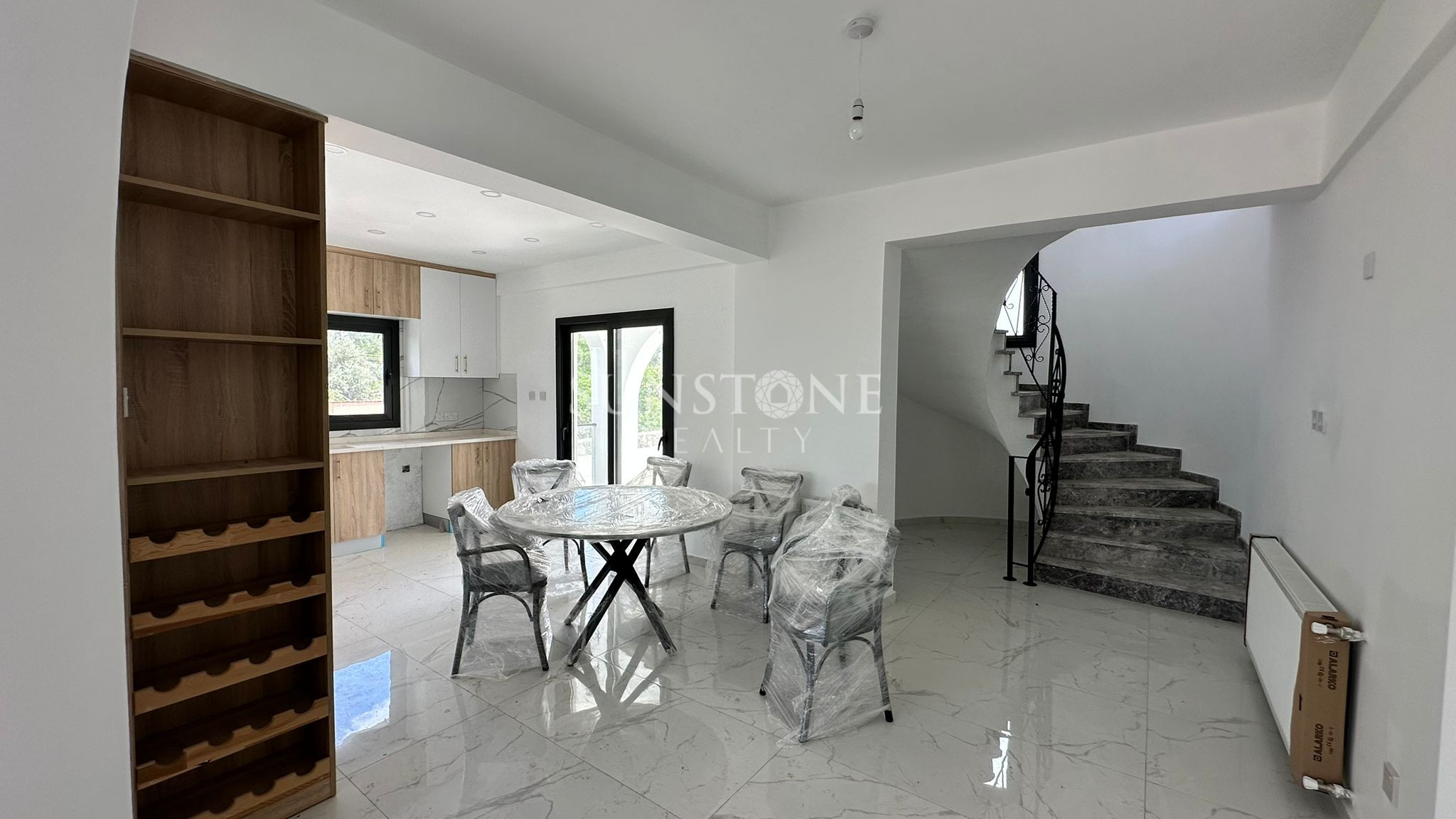 Kıbrıs Girne Ozanköy Bölgesinde Geniş Arazili Müstakil Havuzlı 4+1 Satılık Villa. 14