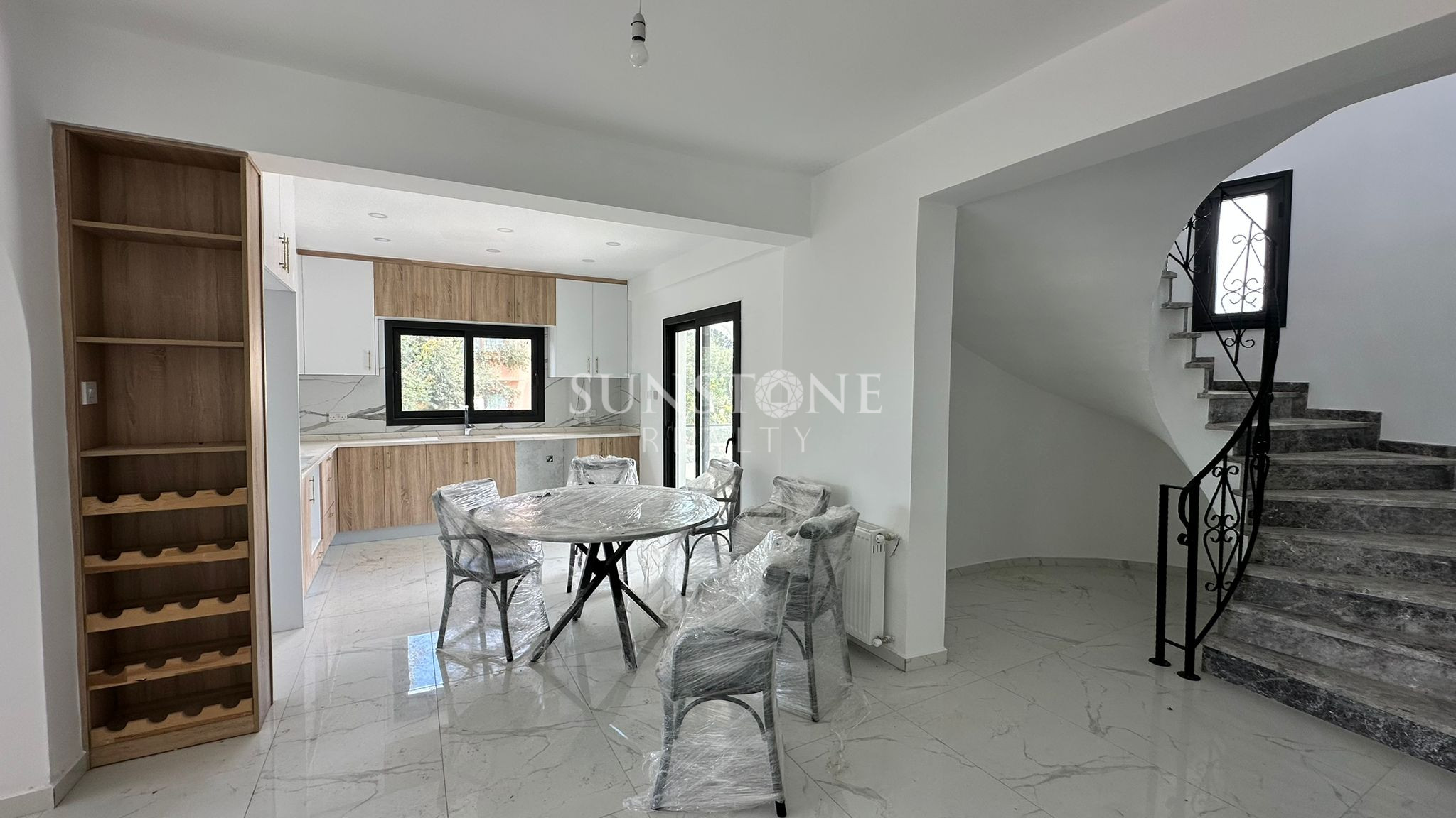 Kıbrıs Girne Ozanköy Bölgesinde Geniş Arazili Müstakil Havuzlı 4+1 Satılık Villa. 15