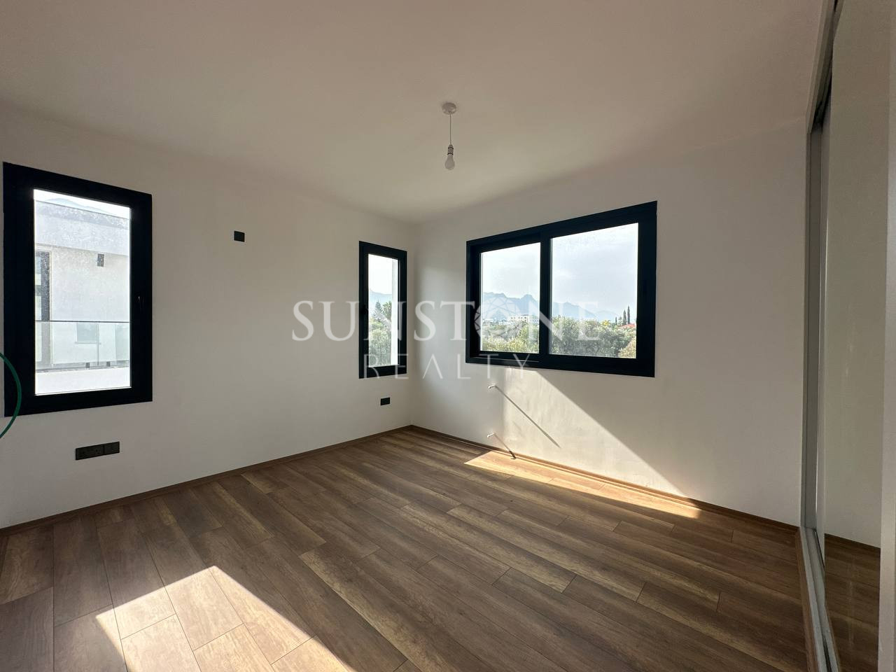 Kıbrıs Girne Ozanköy Bölgesinde Satılık 4+1 Modern Villa 21