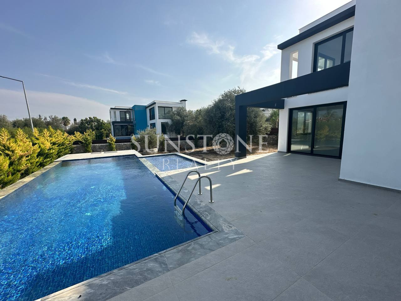 Kıbrıs Girne Ozanköy Bölgesinde Satılık 4+1 Modern Villa 4