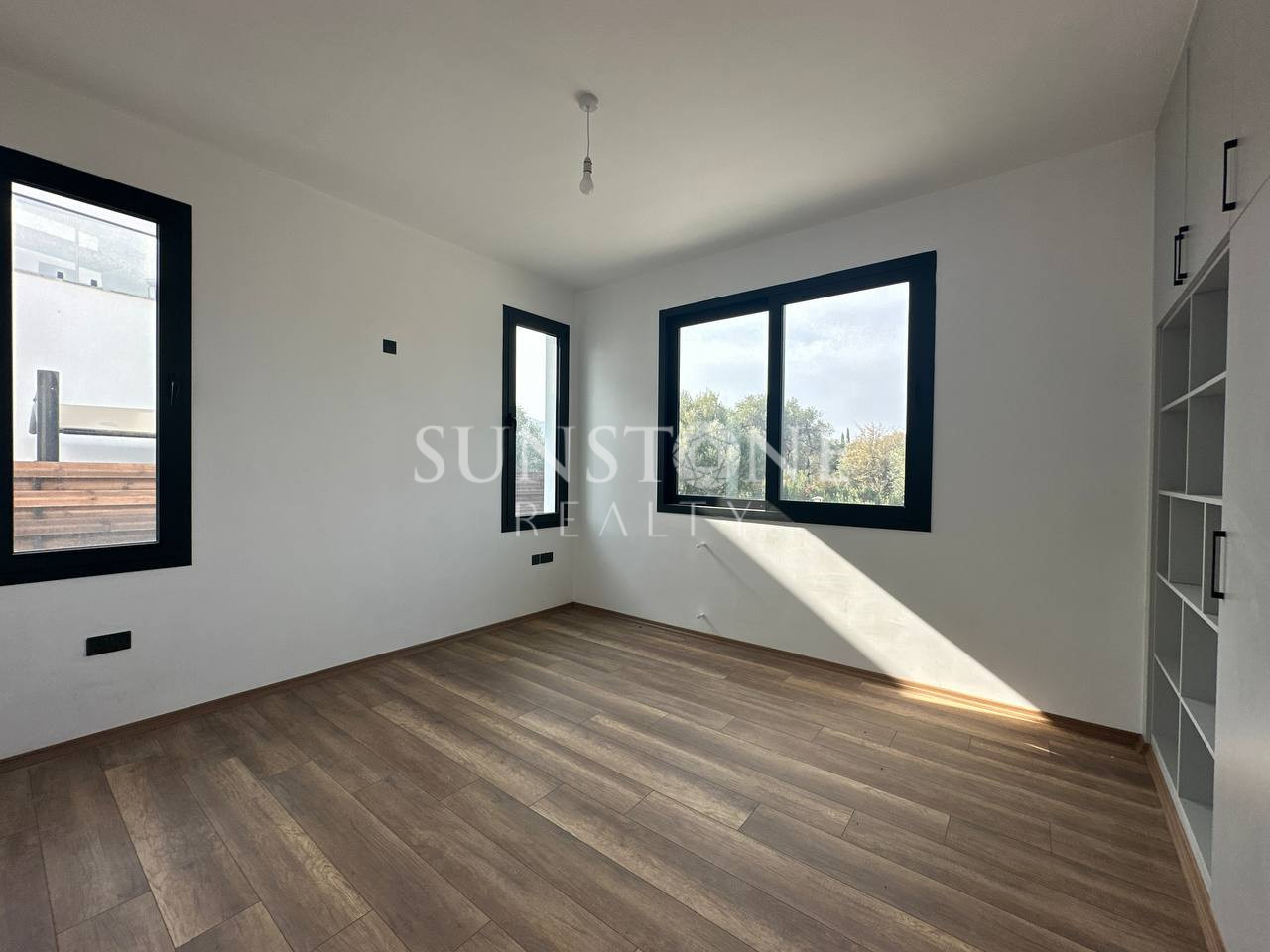 Kıbrıs Girne Ozanköy Bölgesinde Satılık 4+1 Modern Villa 17
