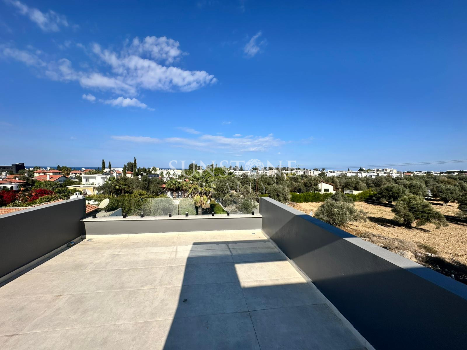 Kıbrıs Girne Ozanköy de Satılık Türk Tapulu Lüx 3+1 Villa 21