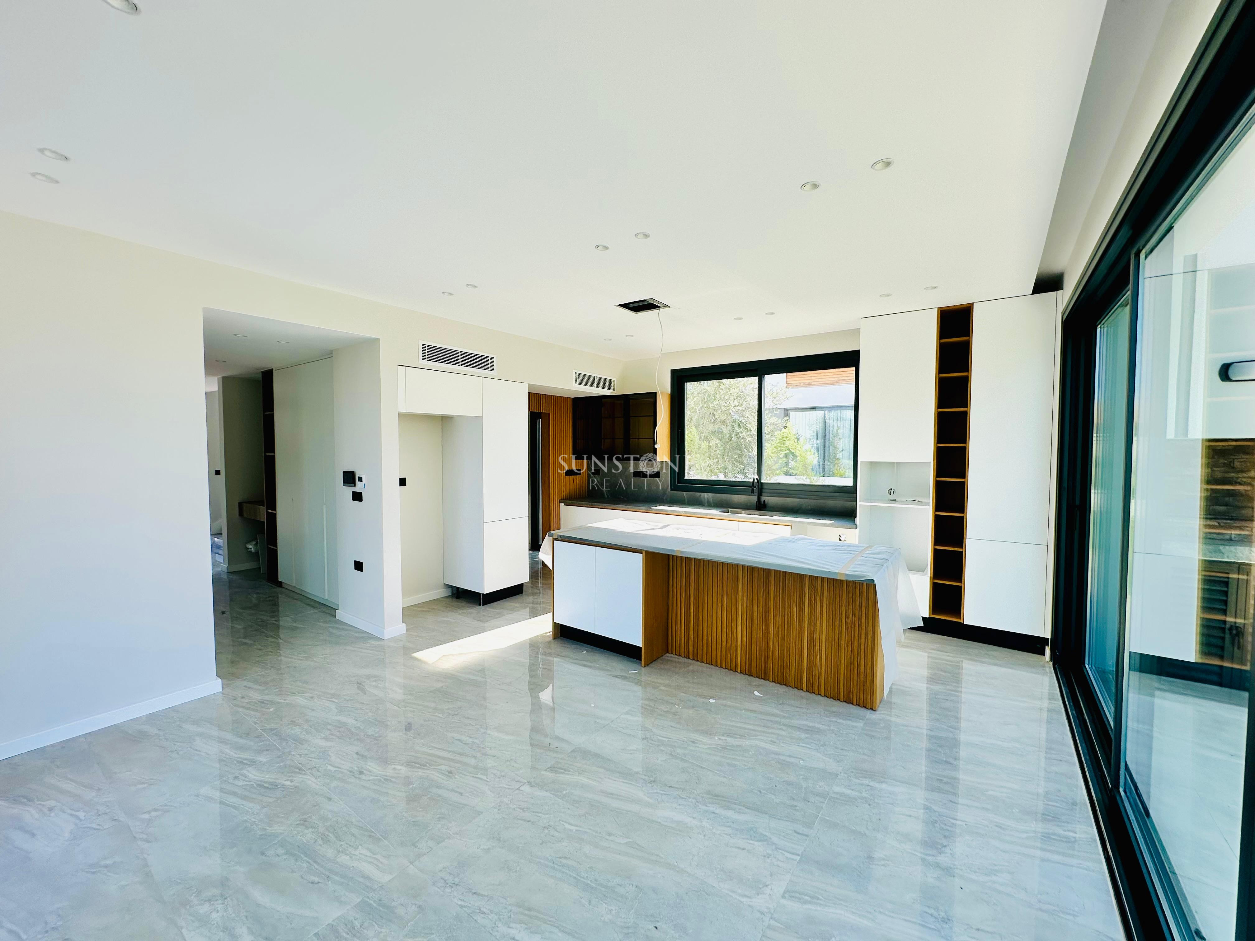 Kıbrıs Girne Ozanköy de Satılık Türk Tapulu Lüx 3+1 Villa 11