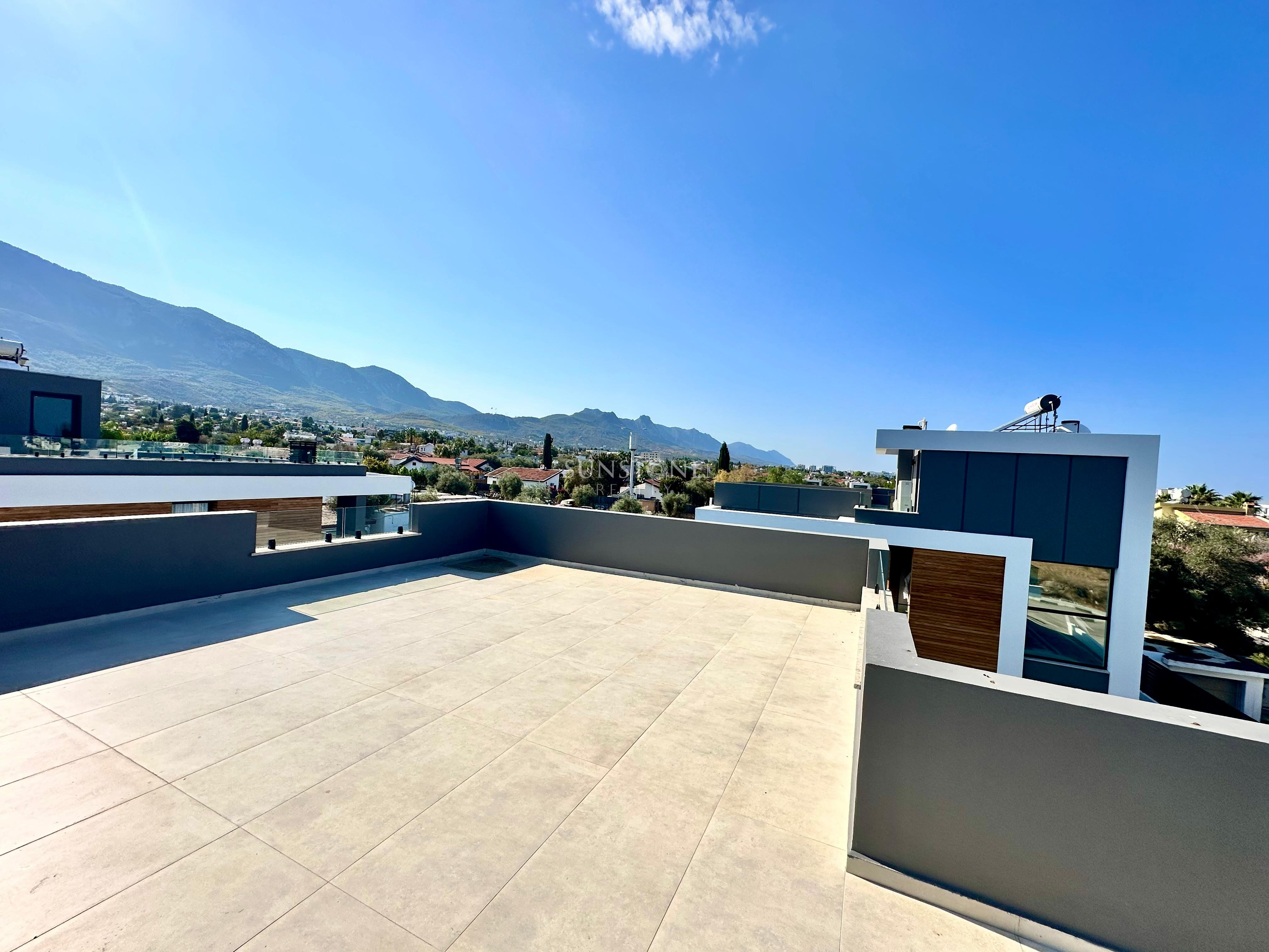 Kıbrıs Girne Ozanköy de Satılık Türk Tapulu Lüx 3+1 Villa 23