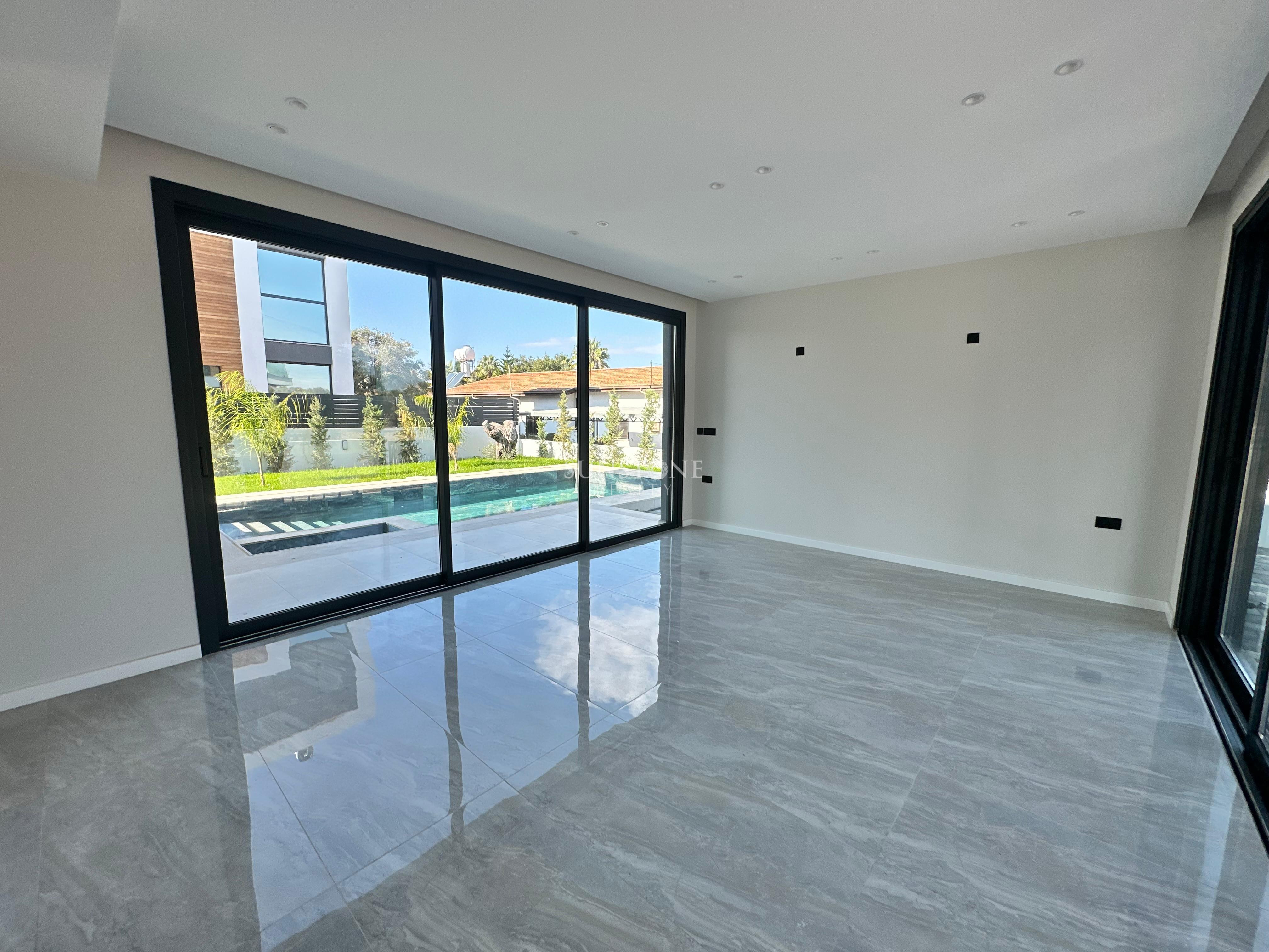 Kıbrıs Girne Ozanköy de Satılık Türk Tapulu Lüx 3+1 Villa 9