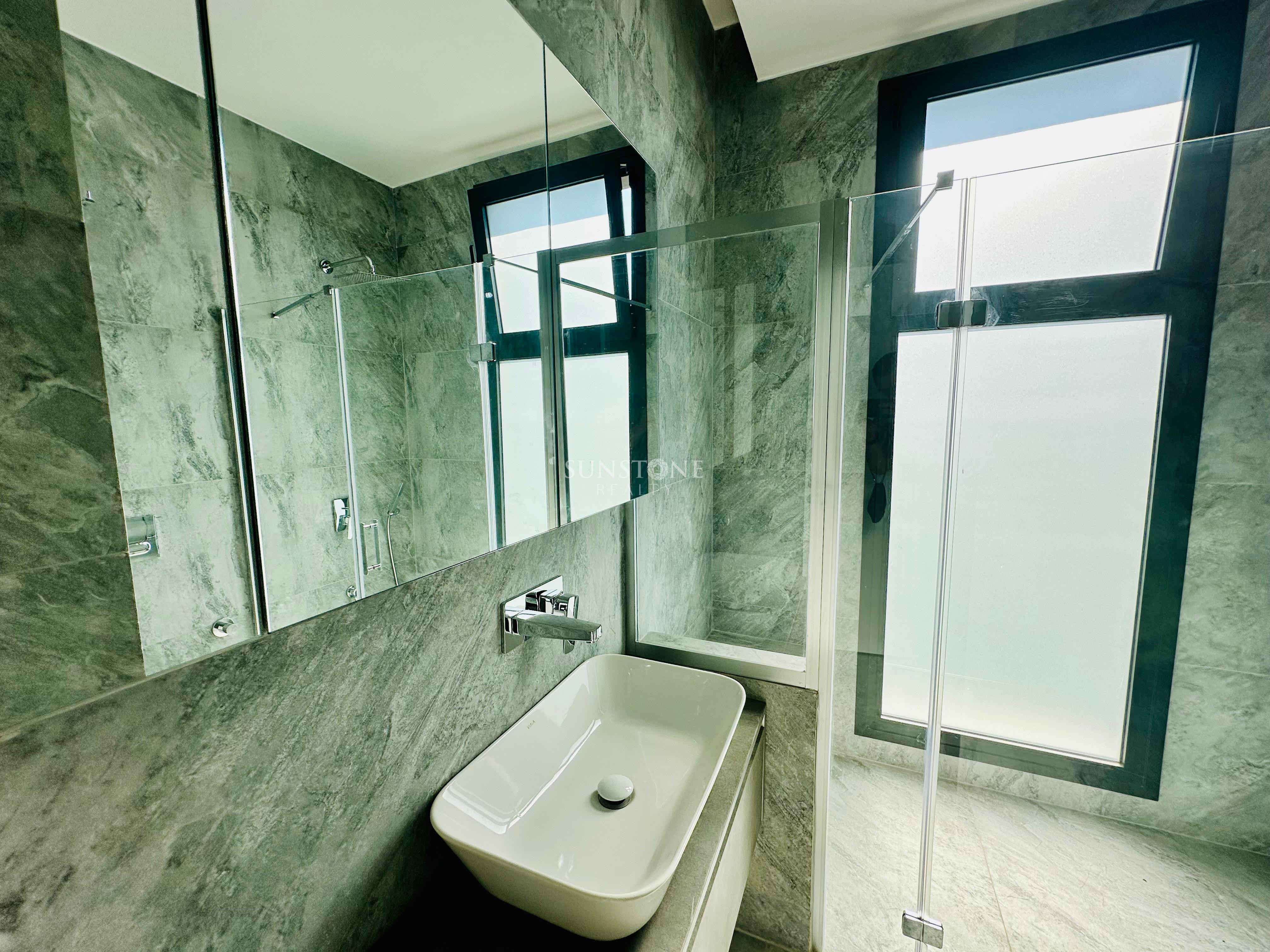 Kıbrıs Girne Ozanköy de Satılık Türk Tapulu Lüx 3+1 Villa 19