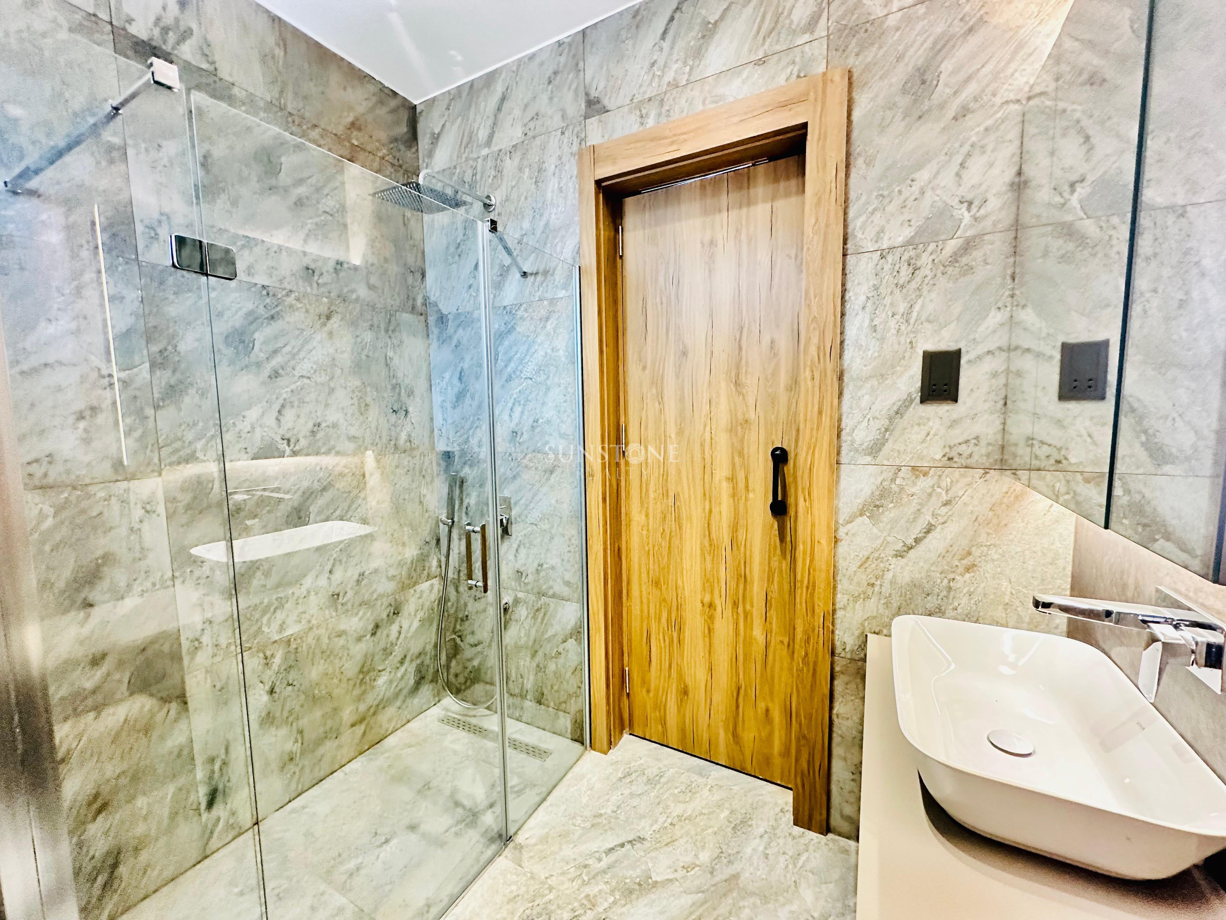 Kıbrıs Girne Ozanköy de Satılık Türk Tapulu Lüx 3+1 Villa 14