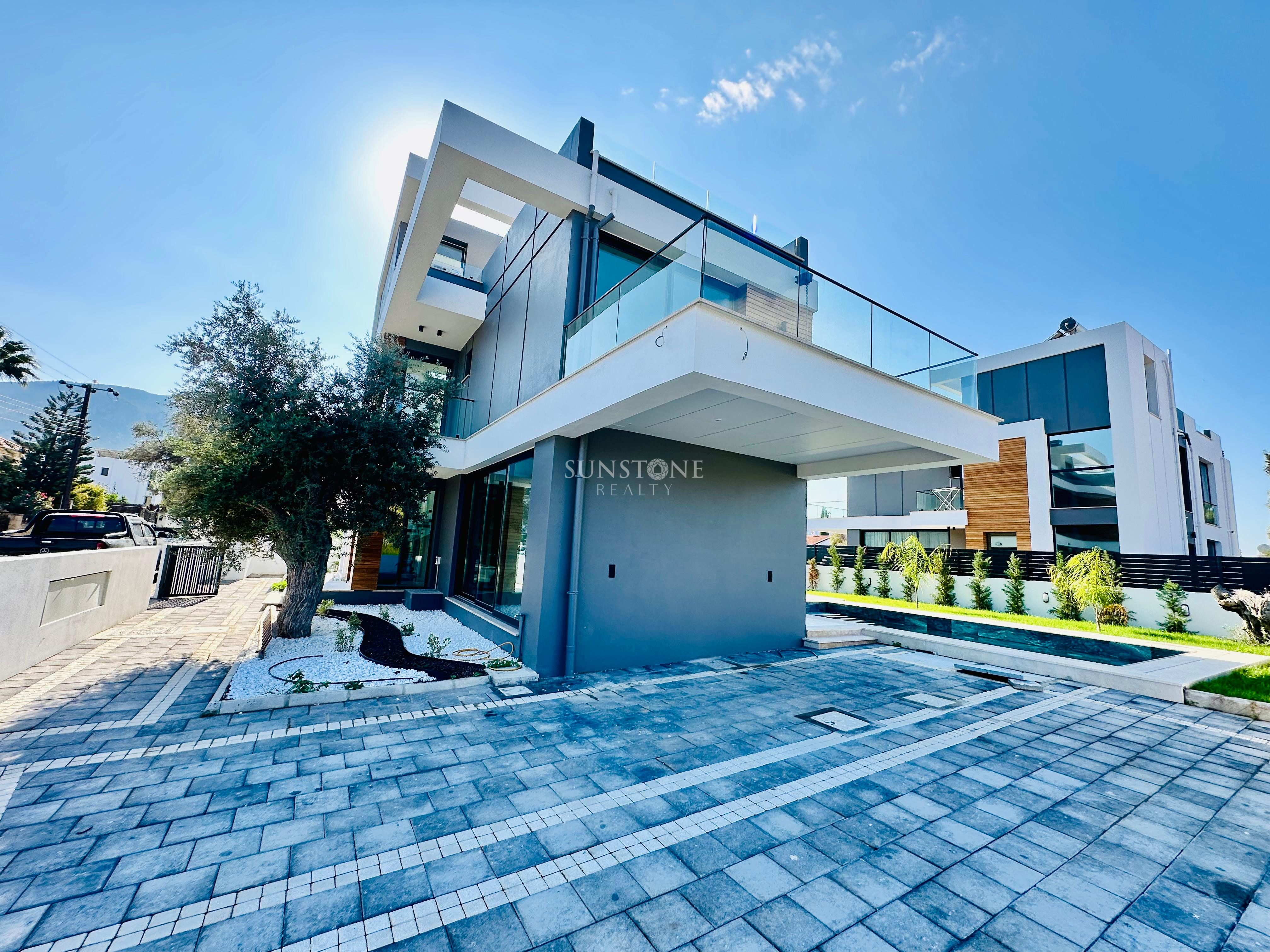 Kıbrıs Girne Ozanköy de Satılık Türk Tapulu Lüx 3+1 Villa 4