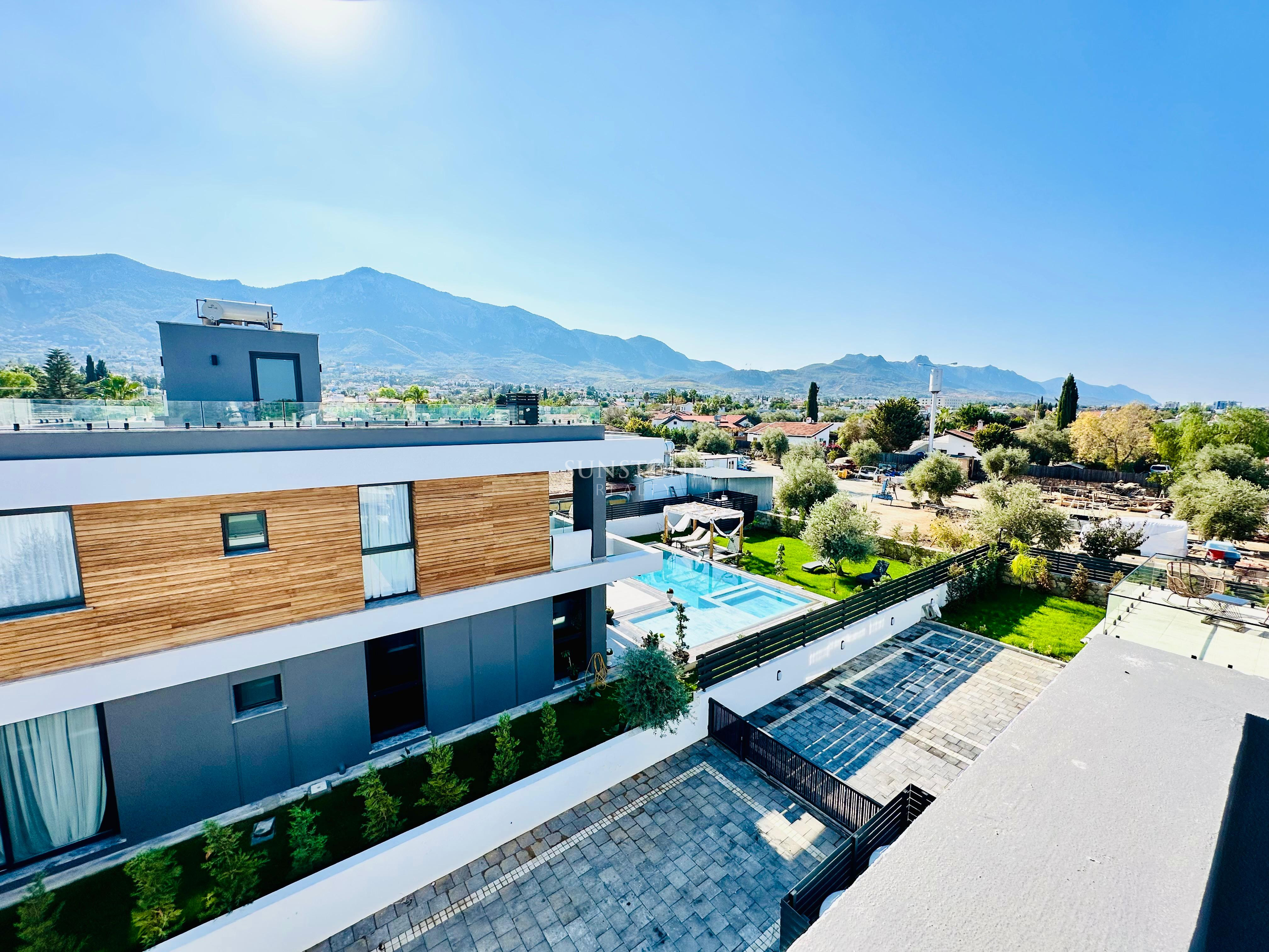 Kıbrıs Girne Ozanköy de Satılık Türk Tapulu Lüx 3+1 Villa 20