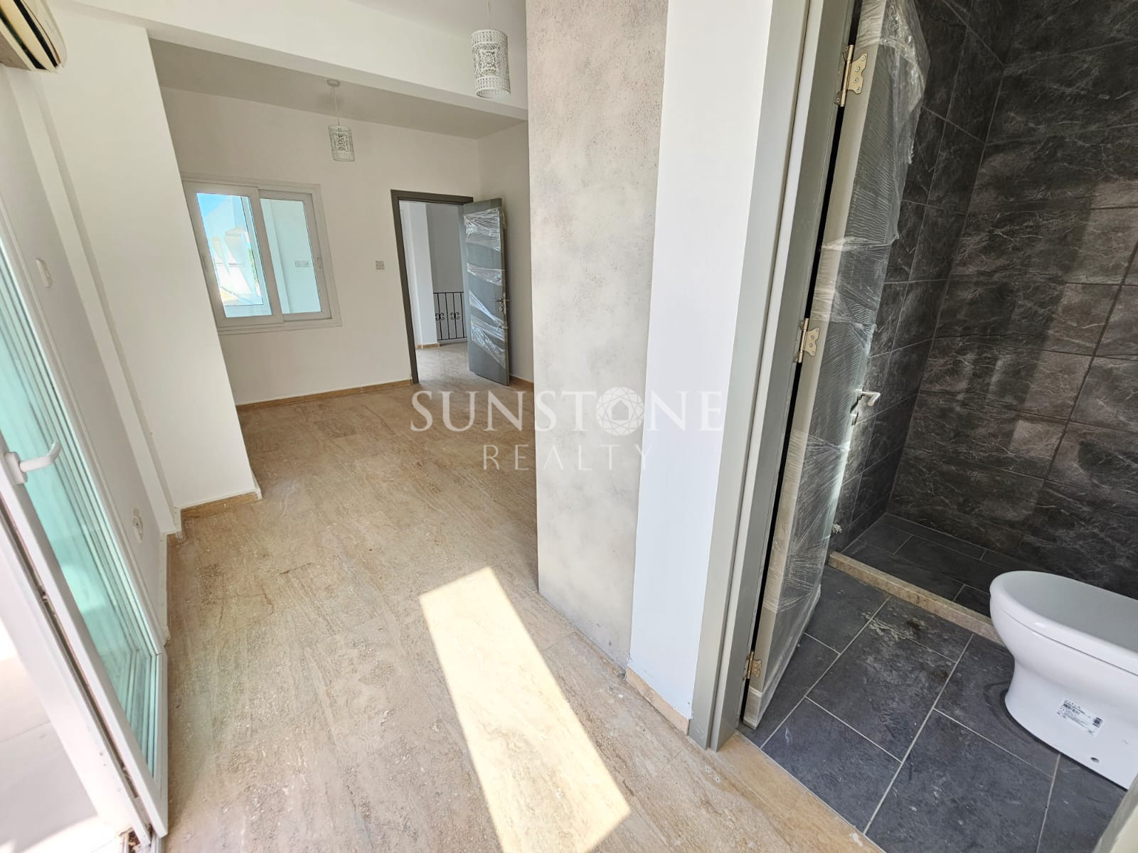 Kıbrıs Girne Ozankoyde Satılık 4+1 Türk Koçanlı Havuzlu Villa 12