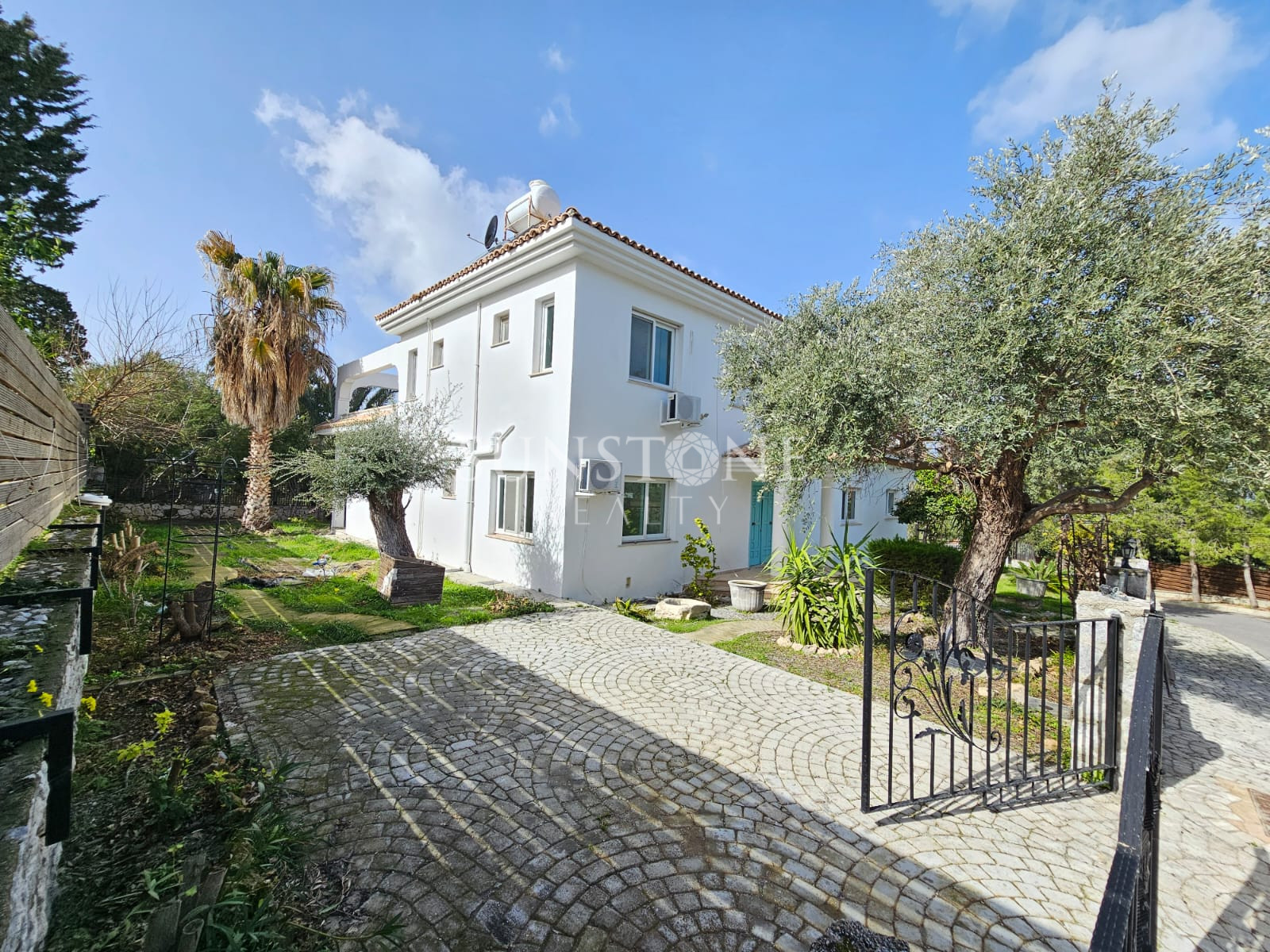 Kıbrıs Girne Ozankoyde Satılık 4+1 Türk Koçanlı Havuzlu Villa 4
