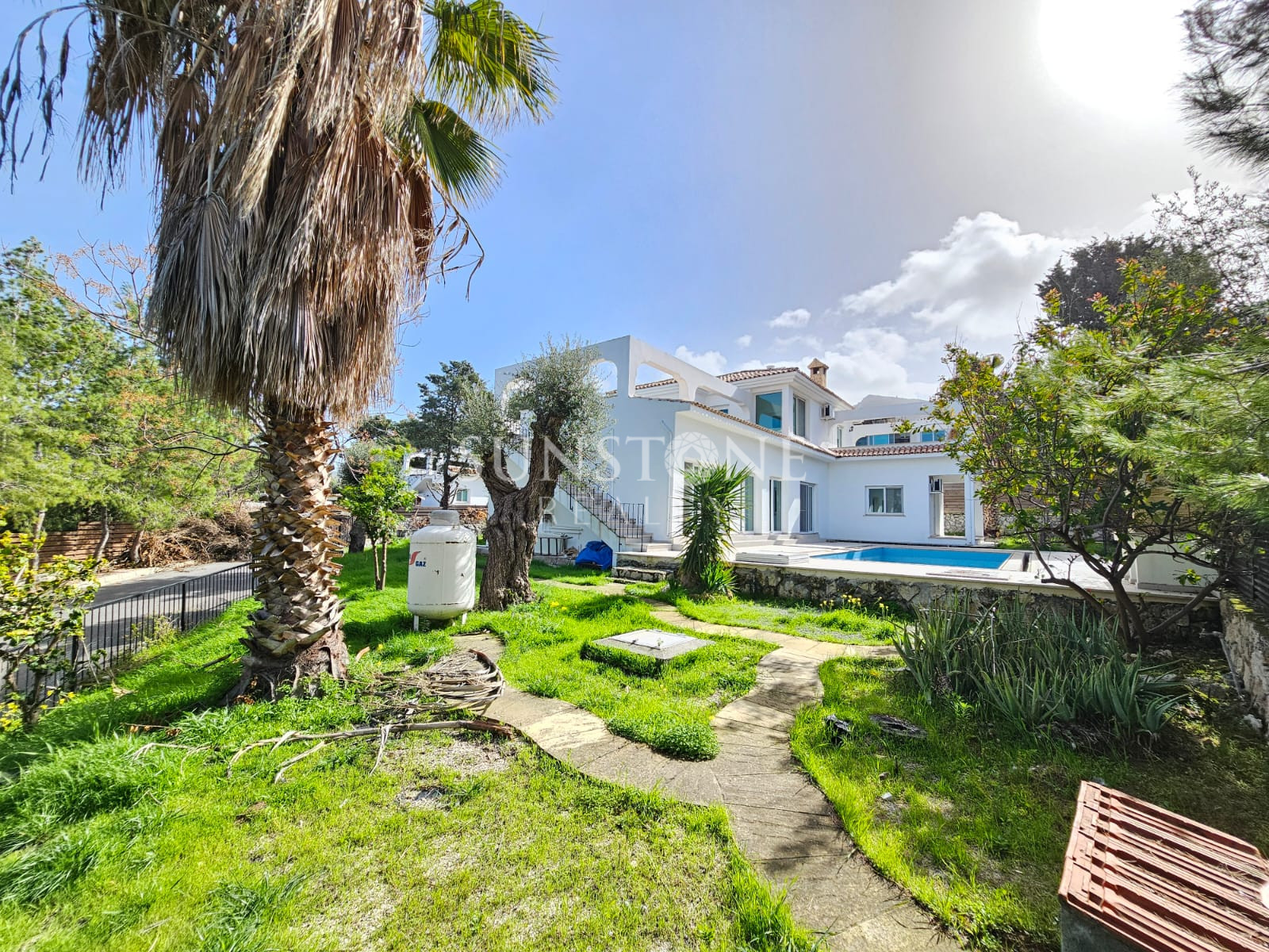 Kıbrıs Girne Ozankoyde Satılık 4+1 Türk Koçanlı Havuzlu Villa 3