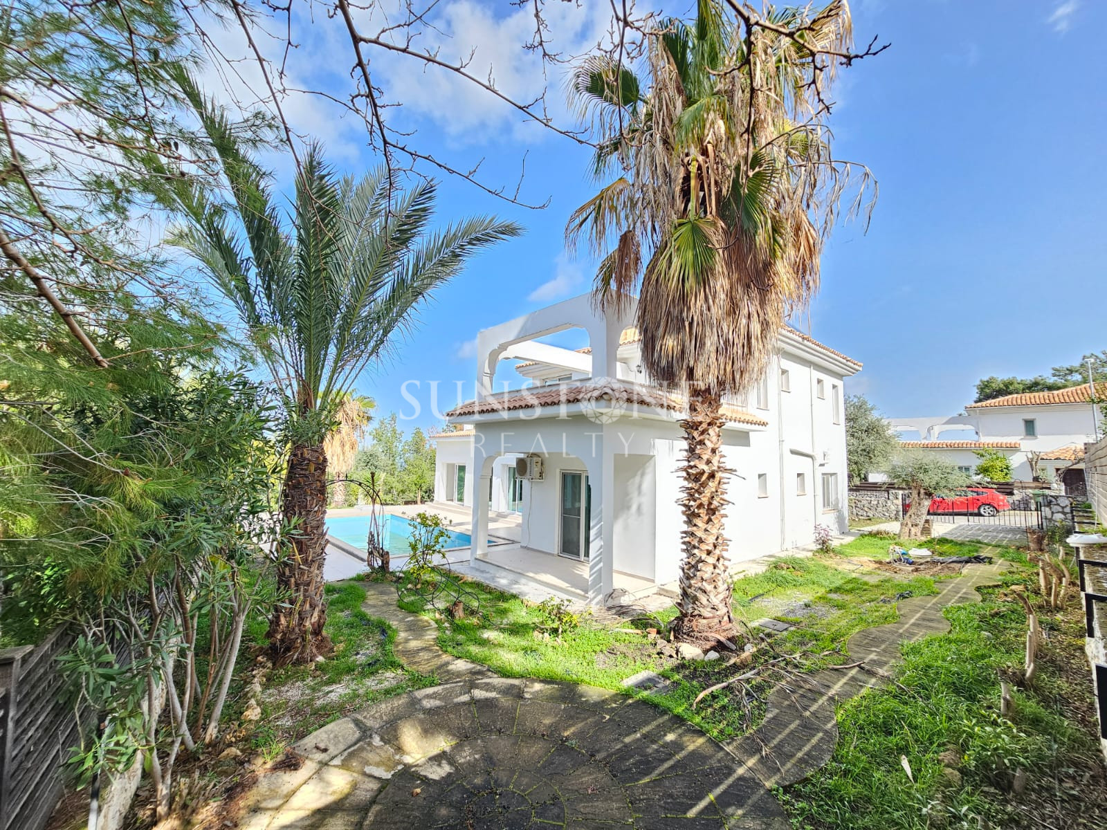 Kıbrıs Girne Ozankoyde Satılık 4+1 Türk Koçanlı Havuzlu Villa 2