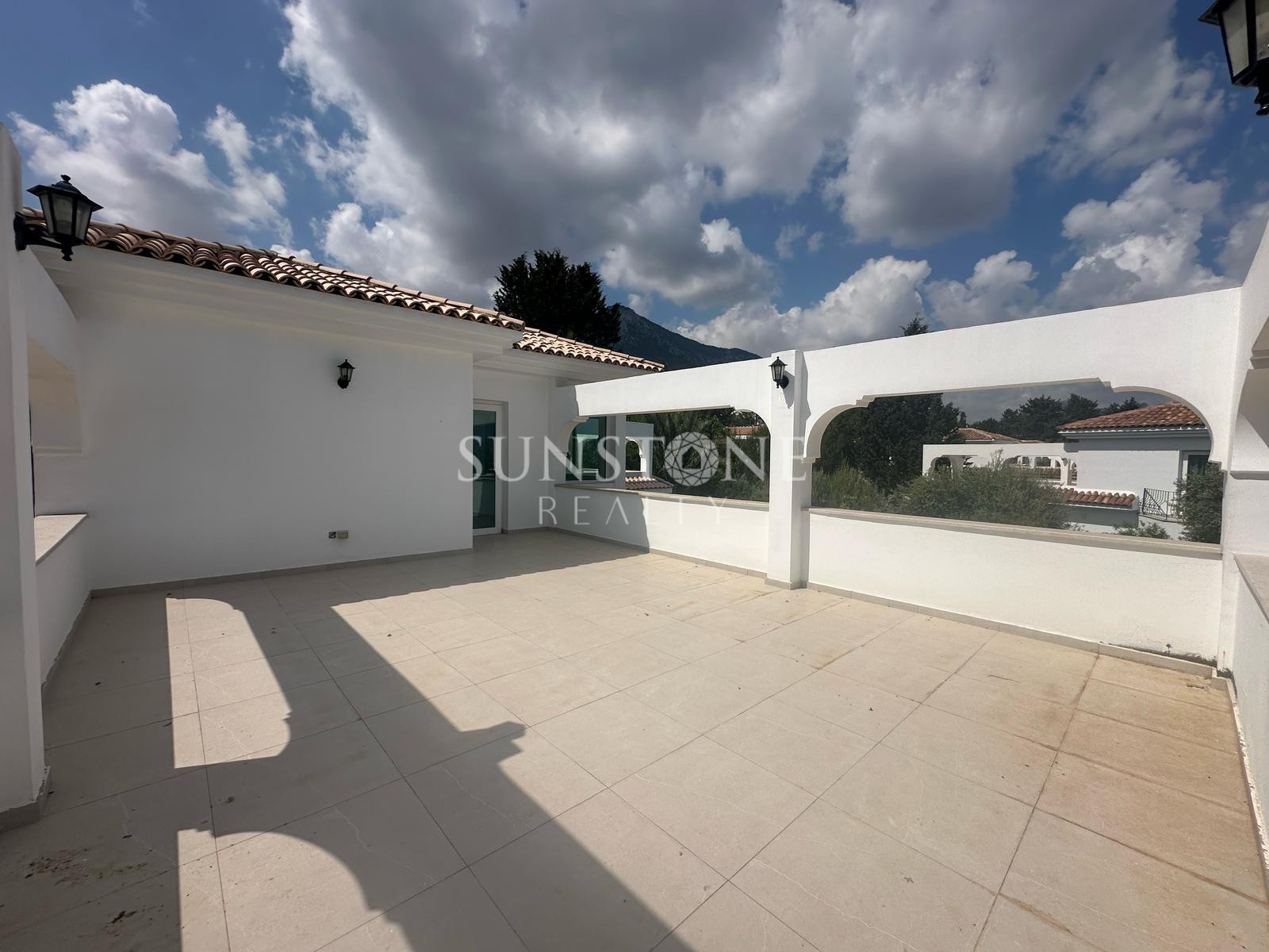 Kıbrıs Girne Yeşiltepe de 3+1 Satılık Villa 13