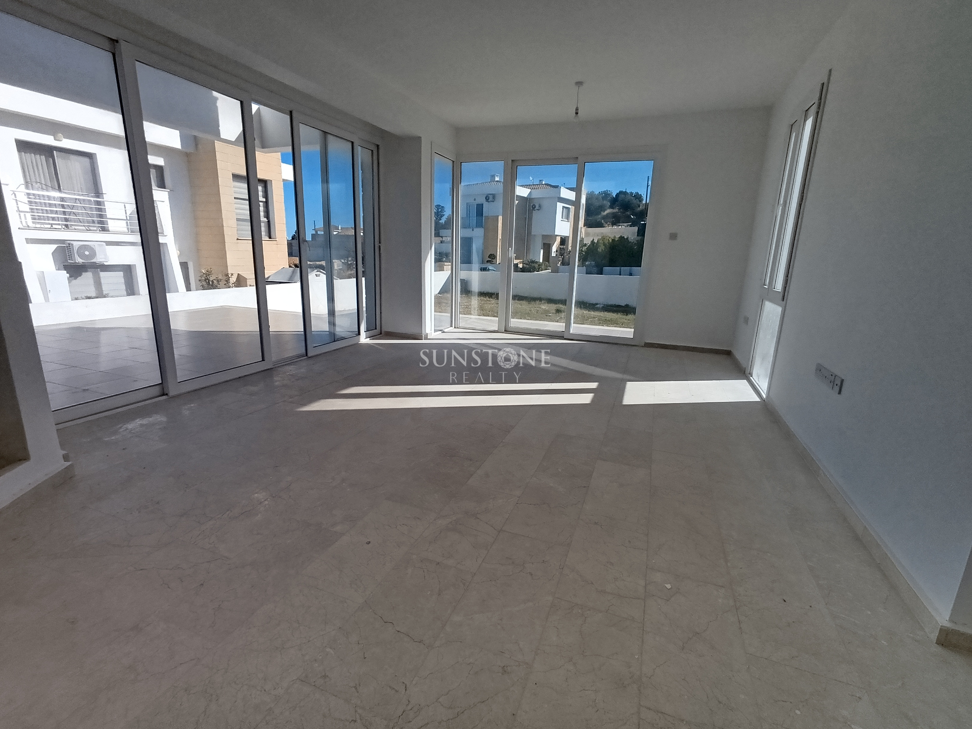 Kıbrıs Girne Yeşiltepe de 3+1 Satılık Villa 12