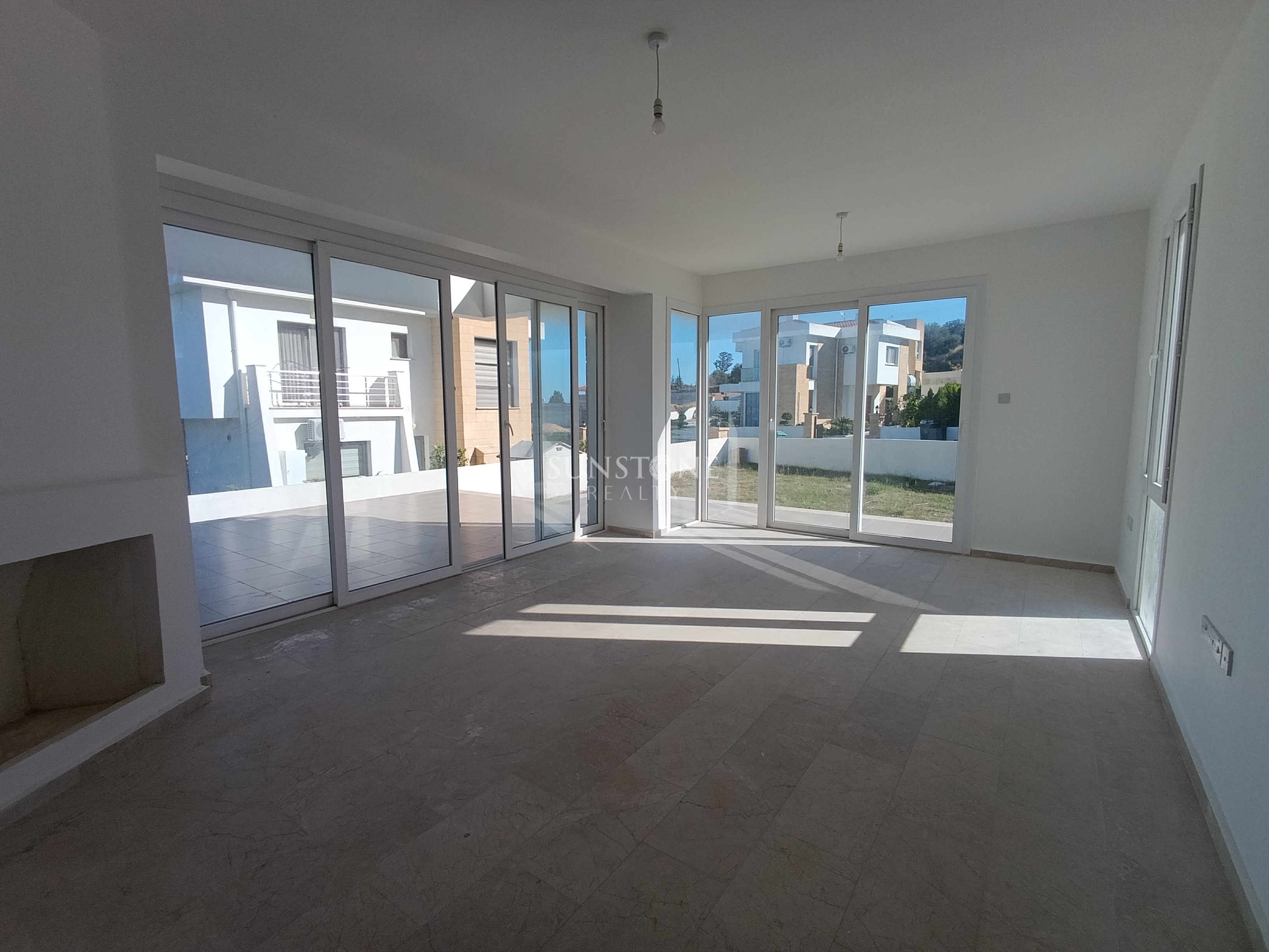 Kıbrıs Girne Yeşiltepe de 3+1 Satılık Villa 14