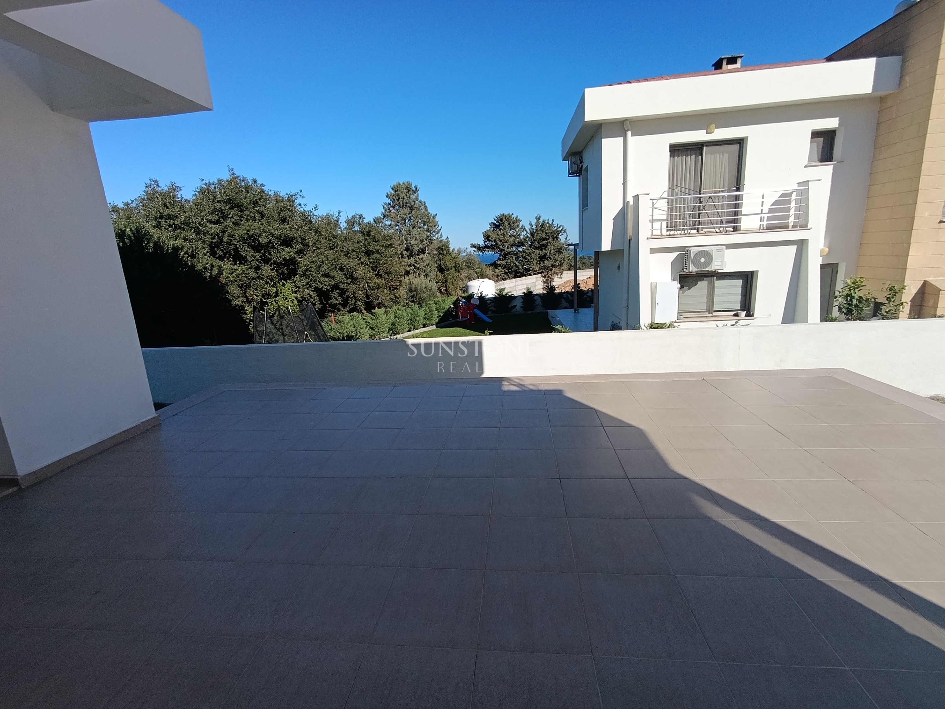 Kıbrıs Girne Yeşiltepe de 3+1 Satılık Villa 10