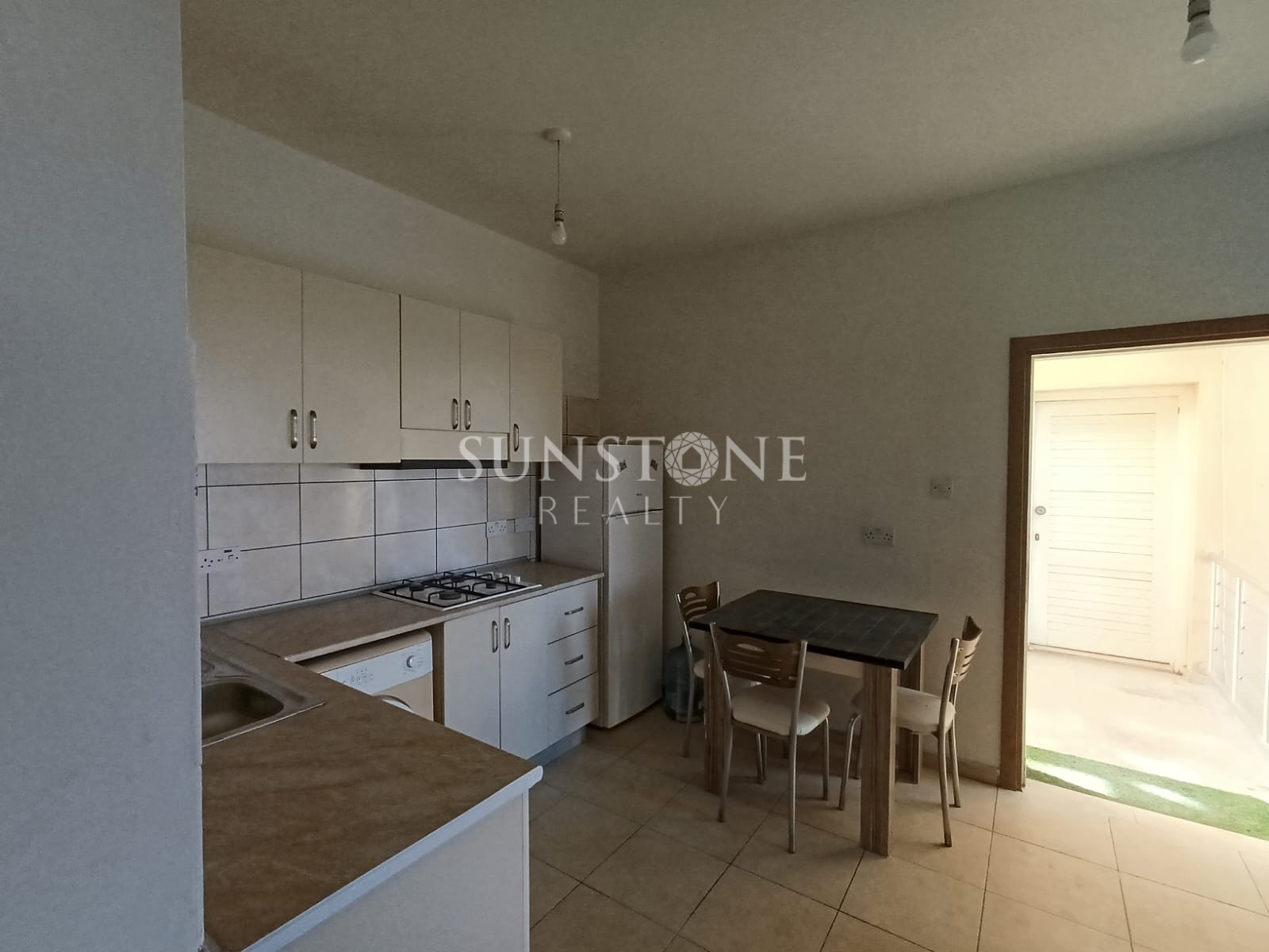 Kıbrıs Girne Zeytinlik bölgesinde 1+1 site içerisinde Kiralık Daire  2