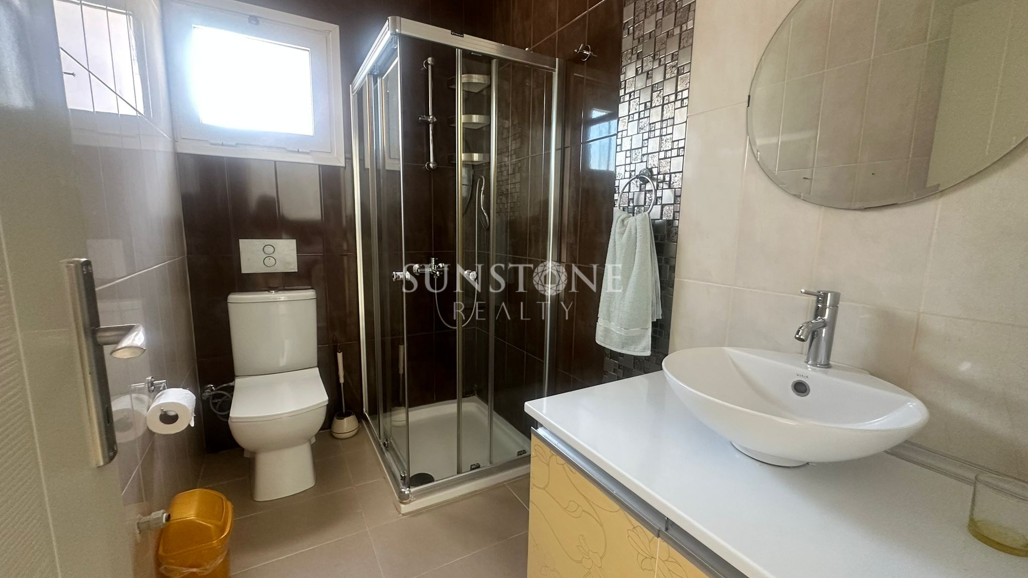 Kıbrıs Girne Zeytinlik Bölgesinde Tripleks Full Eşyalı Özel Havuzlu Kiralık 4+2 Modern Villa 17