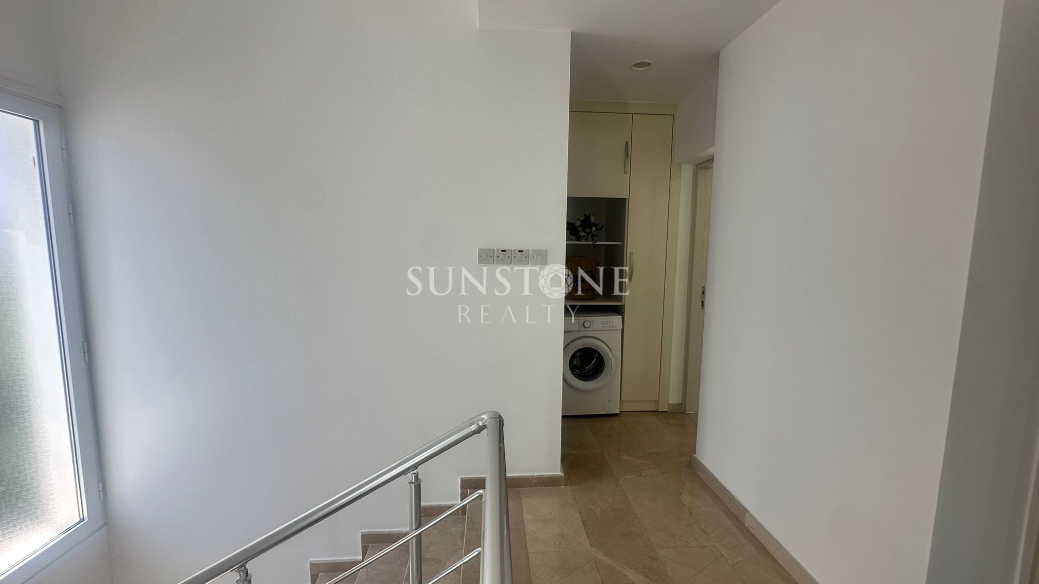 Kıbrıs Girne Zeytinlik Bölgesinde Tripleks Full Eşyalı Özel Havuzlu Kiralık 4+2 Modern Villa 16