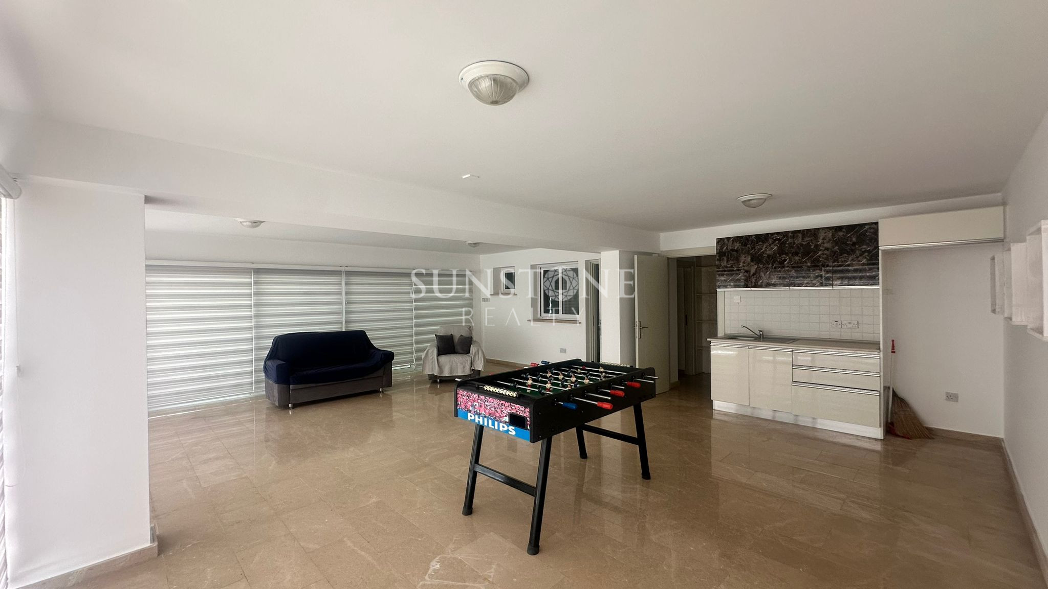 Kıbrıs Girne Zeytinlik Bölgesinde Tripleks Full Eşyalı Özel Havuzlu Kiralık 4+2 Modern Villa 21