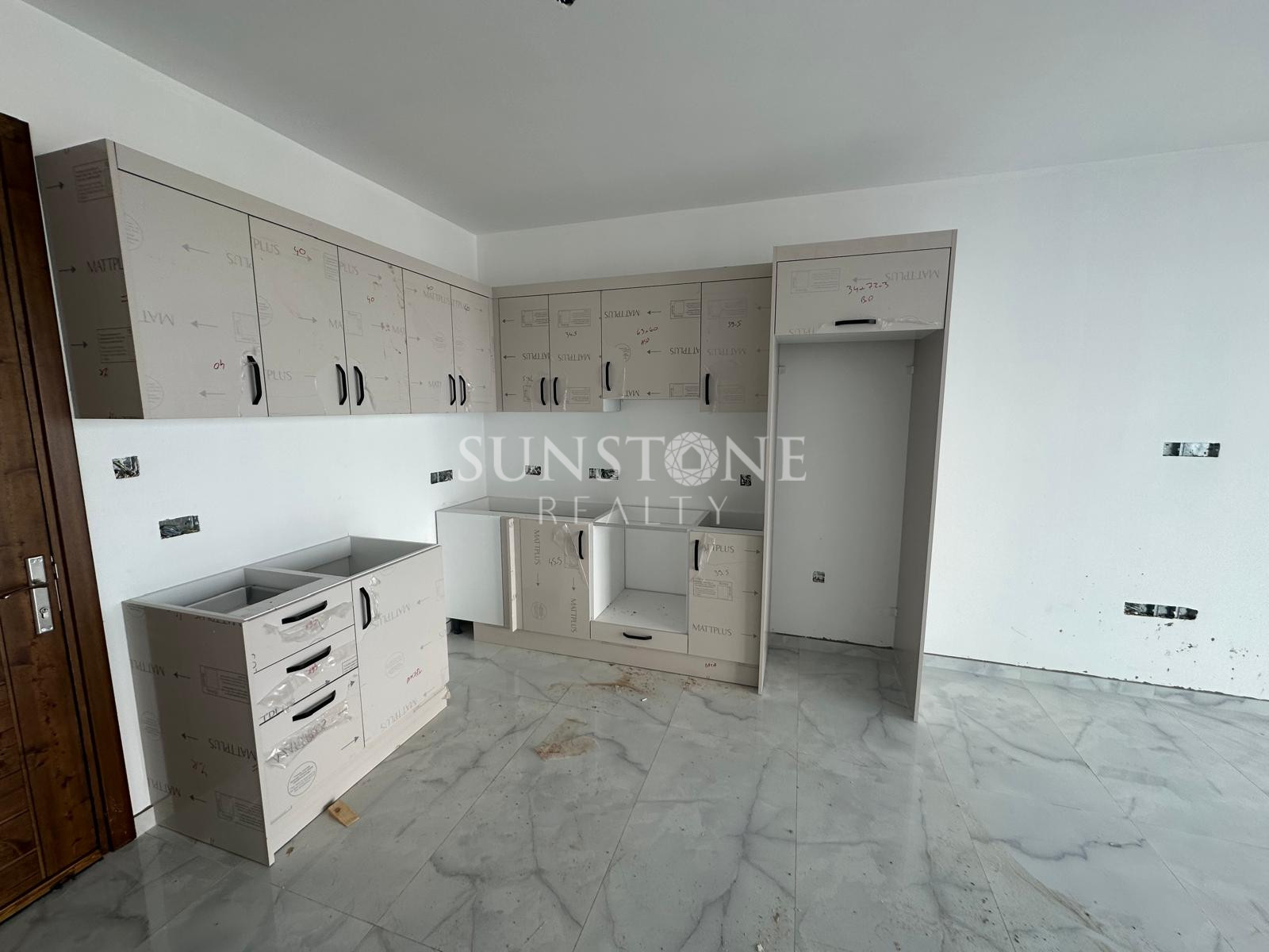 Yeni Erenköy İskele: Turnkey Brand-New Project Ready for Summer! 1+1 Apartment for Sale 7