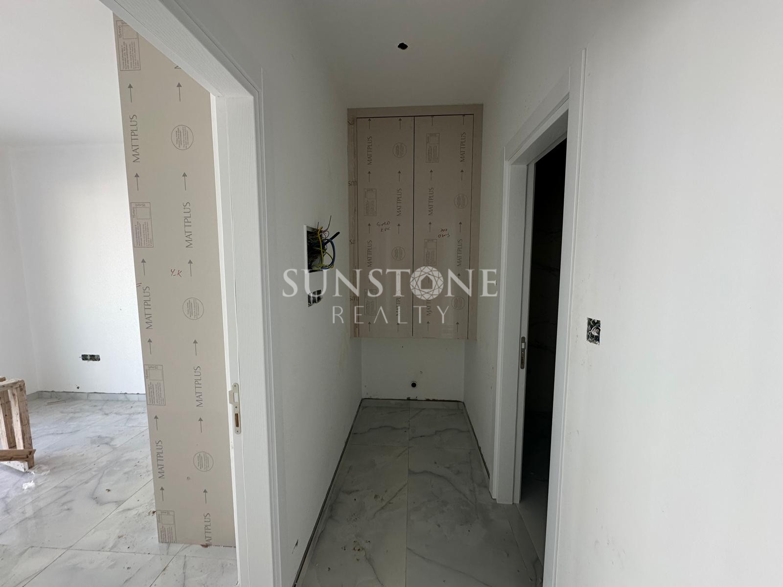 Yeni Erenköy İskele: Turnkey Brand-New Project Ready for Summer! 1+1 Apartment for Sale 9