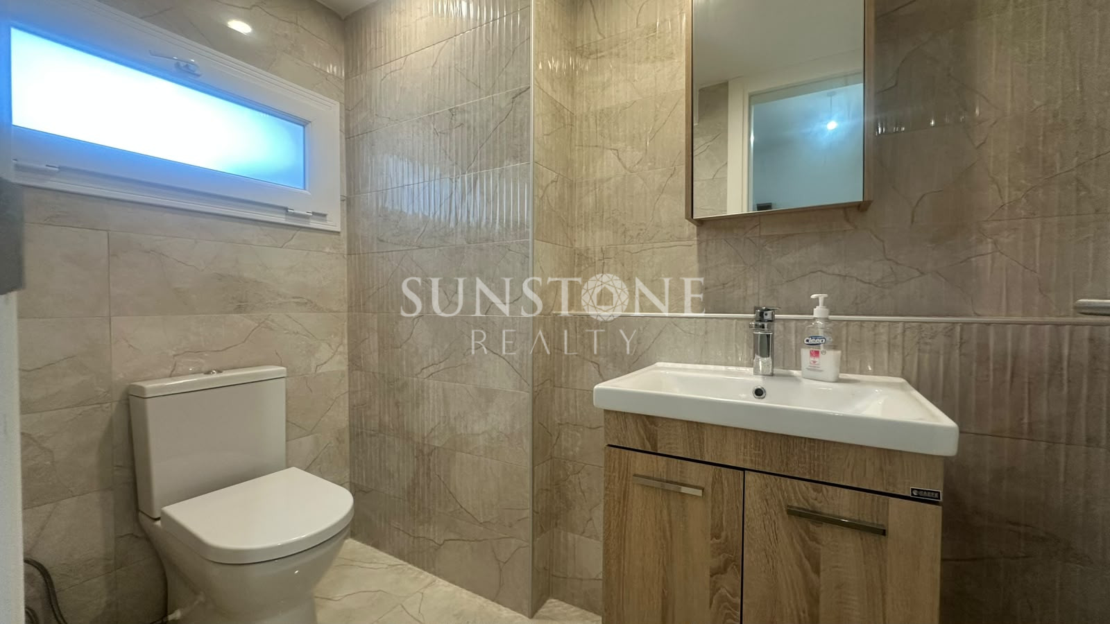  Kıbrıs Ozanköy'de Full Eşyalı Özel Havuzlu Satılık Modern 4+1 Villa 12