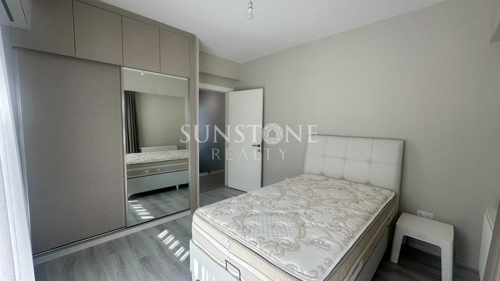  Kıbrıs Ozanköy'de Full Eşyalı Özel Havuzlu Satılık Modern 4+1 Villa 18