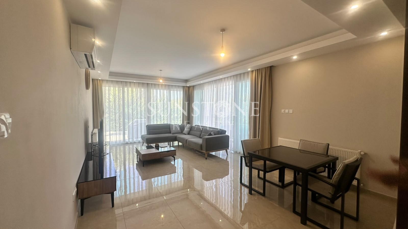  Kıbrıs Ozanköy'de Full Eşyalı Özel Havuzlu Satılık Modern 4+1 Villa 7