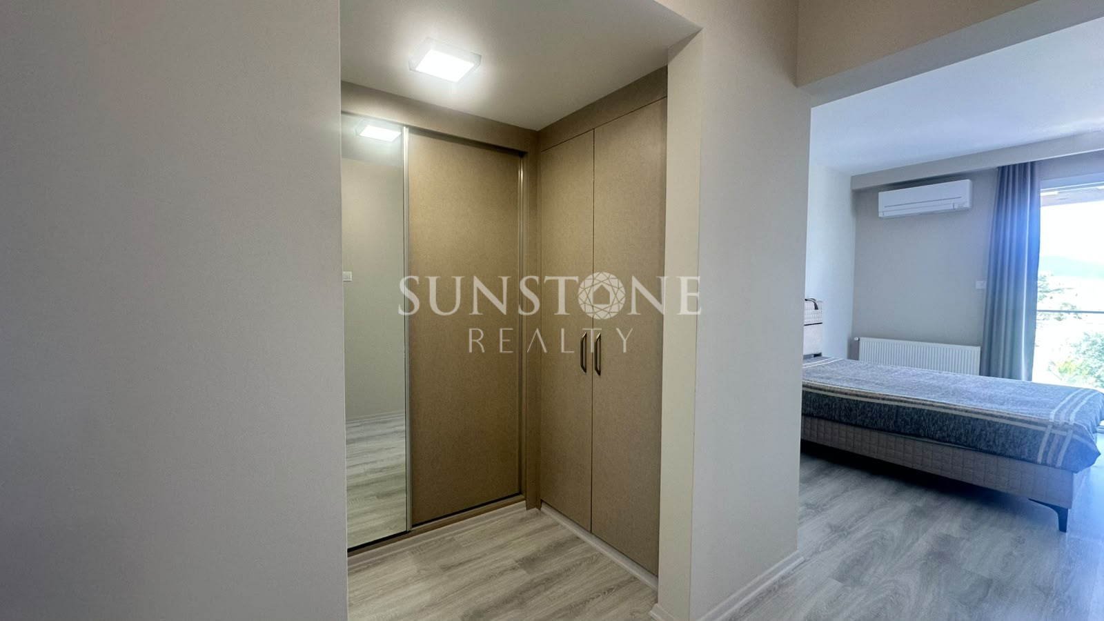  Kıbrıs Ozanköy'de Full Eşyalı Özel Havuzlu Satılık Modern 4+1 Villa 19
