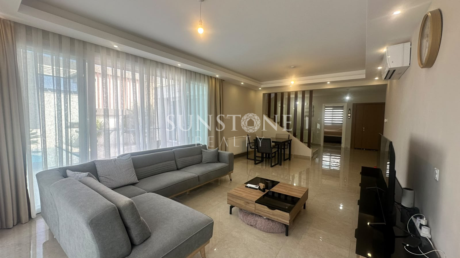  Kıbrıs Ozanköy'de Full Eşyalı Özel Havuzlu Satılık Modern 4+1 Villa 6
